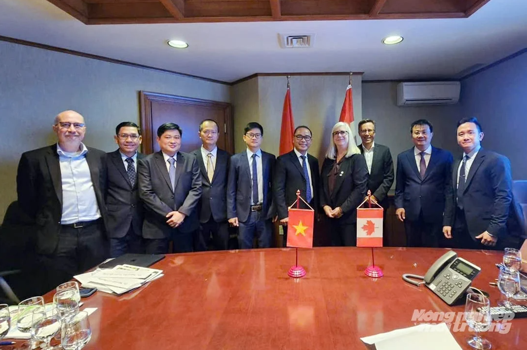 Viet Nam, Canada sign MoU on developing carbon market
